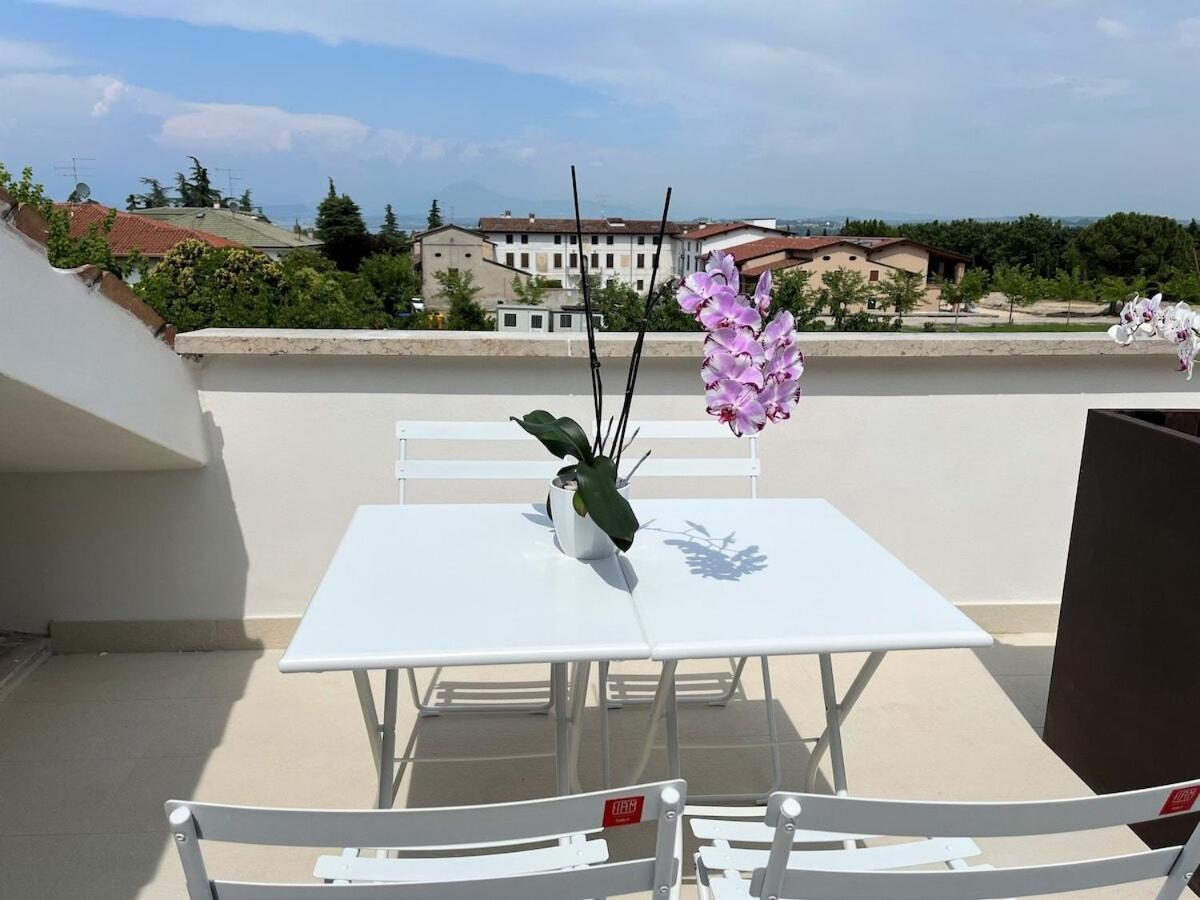 Attico Lilium Apartment Peschiera del Garda Exterior photo